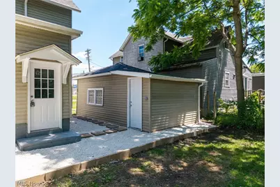 30 16th Street NW, Barberton, OH 44203 - Photo 5