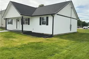 165 W 3rd St, Frazeysburg, OH 43822 - Photo 3