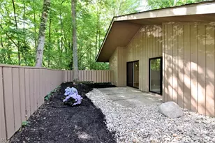 680-26 Fairington Dr, Aurora, OH 44202 - Photo 3