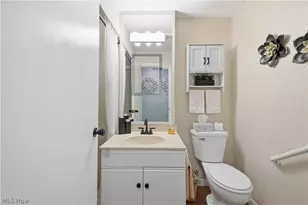 277 Marwood Dr SE, Warren, OH 44484 - Photo 17