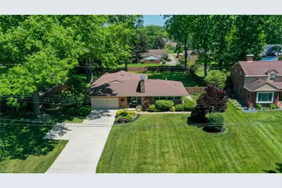 277 Marwood Drive SE, Warren, OH 44484 - Photo 3