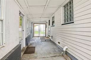 7435 Westview Dr, Youngstown, OH 44512 - Photo 11