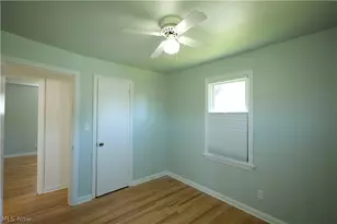 187 Helena Dr, Struthers, OH 44471 - Photo 9