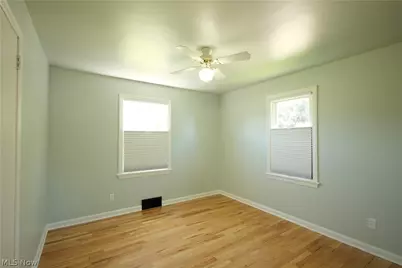 187 Helena Drive, Struthers, OH 44471 - Photo 13