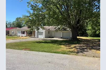 815 S Nearing Circle, Geneva, OH 44041 - Photo 3