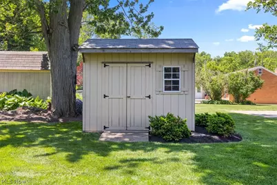 33161 Lake Road, Avon Lake, OH 44012 - Photo 13