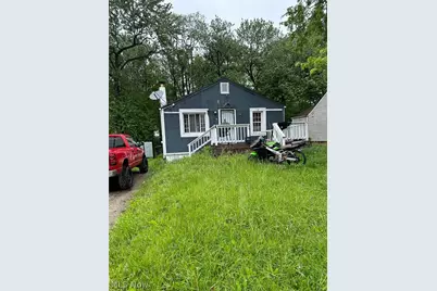 2907 25th Street NE, Canton, OH 44705 - Photo 1