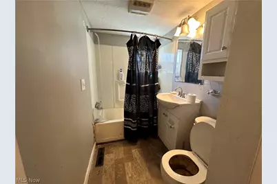 2907 25th Street NE, Canton, OH 44705 - Photo 5