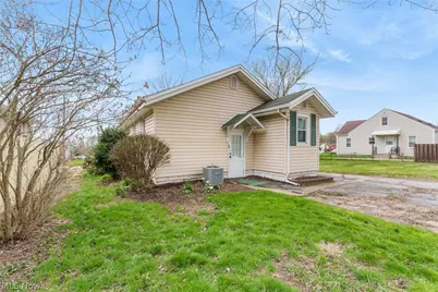 829 Indian Trail, Akron, OH 44314 - Photo 31