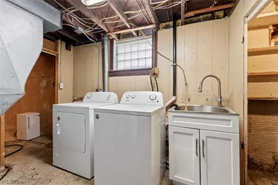 829 Indian Trail, Akron, OH 44314 - Photo 23