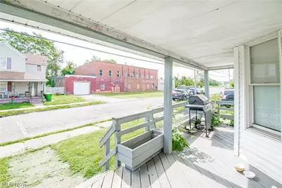 126 14th Street NW, Barberton, OH 44203 - Photo 3