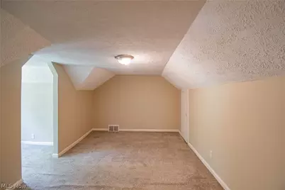1042 Newton Street, Tallmadge, OH 44278 - Photo 15