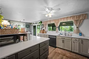 2506 Valley View Dr, Belpre, OH 45714 - Photo 9