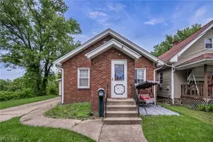 1915 4th St NE, Canton, OH 44704 - Photo 1