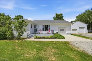 262 W 4th St, Frazeysburg, OH 43822 - Photo 1
