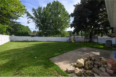 1310 Nottingham Square NE, Bolivar, OH 44612 - Photo 9