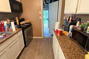 136 Sheriff St, Elyria, OH 44035 - Photo 9