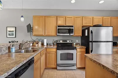 361 Freshwater Drive, Lorain, OH 44052 - Photo 7