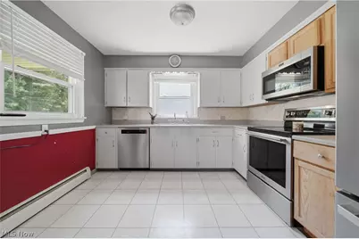3610 Darien Avenue NW, Canton, OH 44718 - Photo 9