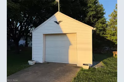 2414 Watson Avenue, Alliance, OH 44601 - Photo 7