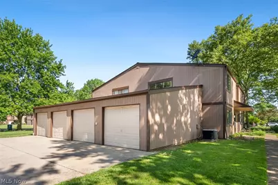 9588 Fernwood Drive, Olmsted Falls, OH 44138 - Photo 3