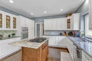 7937 Pinehurst Dr, Kirtland, OH 44094 - Photo 15
