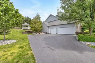 7937 Pinehurst Dr, Kirtland, OH 44094 - Photo 35
