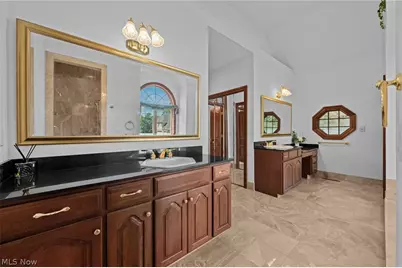 298 Village Drive, Grandview Heights, OH 44147 - Photo 23