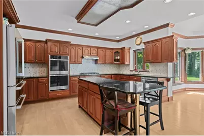 298 Village Drive, Grandview Heights, OH 44147 - Photo 13