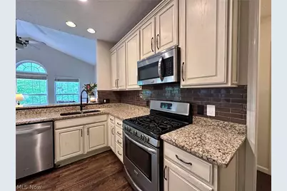 887 Willow Creek Drive, Fairlawn, OH 44333 - Photo 5