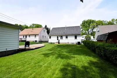 906 Davis Avenue, Cuyahoga Falls, OH 44221 - Photo 29
