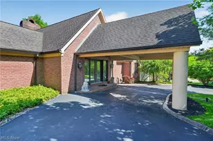 6145 Pebble Beach Ct, Canfield, OH 44406 - Photo 3