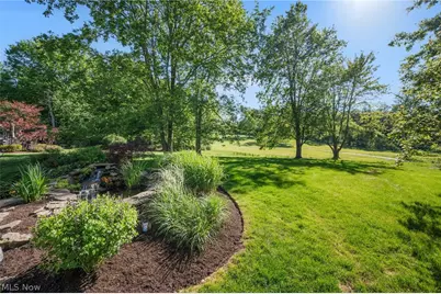 8662 Tanglewood Trail, Chagrin Falls, OH 44023 - Photo 31