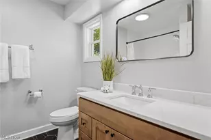 8662 Tanglewood Trail, Chagrin Falls, OH 44023 - Photo 25