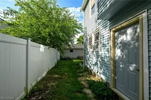 940 W Hopocan Ave, Barberton, OH 44203 - Photo 27