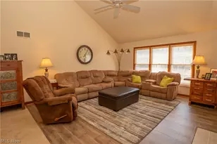 1204 Stone Crossing St NE, Canton, OH 44721 - Photo 11