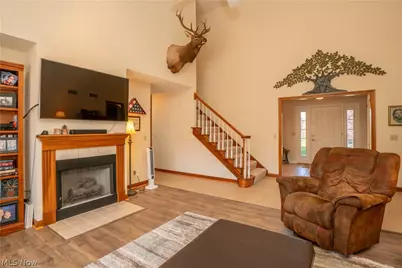 1204 Stone Crossing Street NE, Canton, OH 44721 - Photo 9