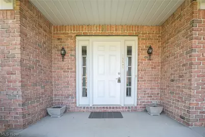 1204 Stone Crossing Street NE, Canton, OH 44721 - Photo 7