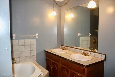 339 Country Club Boulevard, Weirton, WV 26062 - Photo 17