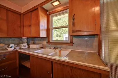 2123 Clearview Avenue NW, Canton, OH 44708 - Photo 9