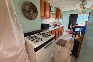 1547 Lisbon St, East Liverpool, OH 43920 - Photo 7