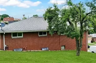 98 Summers St, Weirton, WV 26062 - Photo 3