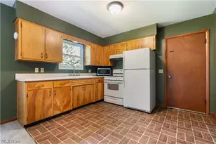 7505 Ivydale Ave NW, North Canton, OH 44720 - Photo 15