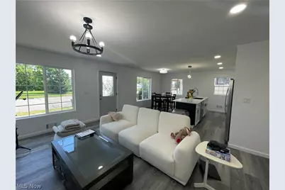 7915 Snow Road, Parma, OH 44129 - Photo 9