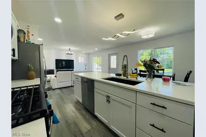 7915 Snow Road, Parma, OH 44129 - Photo 5