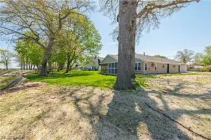 3842 Edgewater Dr, Vermilion, OH 44089 - Photo 47