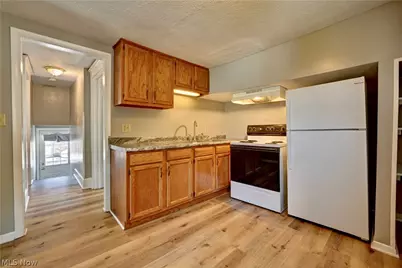 110 8th Street SW, New Philadelphia, OH 44663 - Photo 5
