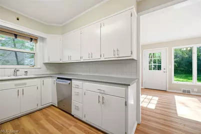 2673 Belvoir Boulevard, Huber Heights, OH 44122 - Photo 9