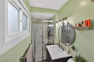 35577 Freed Dr, Eastlake, OH 44095 - Photo 23