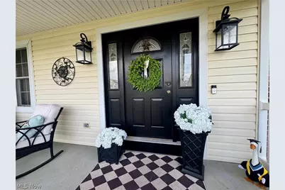 10520 Carrousel Woods Drive, New Middletown, OH 44442 - Photo 3